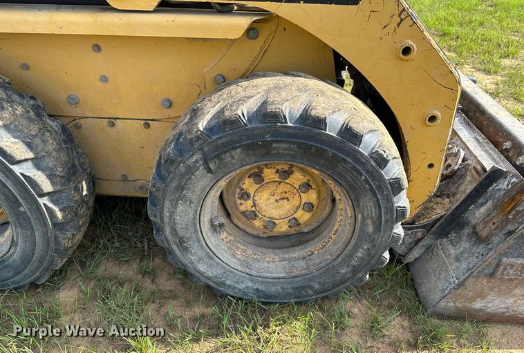 image for item OG9044 2000 Caterpillar 216  skid steer loader