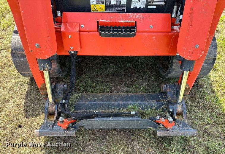 image for item OG9047 2019 Kubota SVL75-2  tracked skid steer loader
