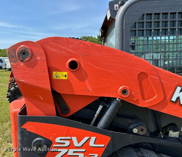 image for item OG9047 2019 Kubota SVL75-2  tracked skid steer loader