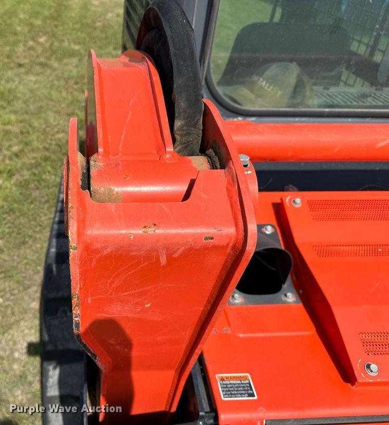 image for item OG9047 2019 Kubota SVL75-2  tracked skid steer loader