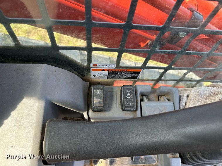 image for item OG9047 2019 Kubota SVL75-2  tracked skid steer loader