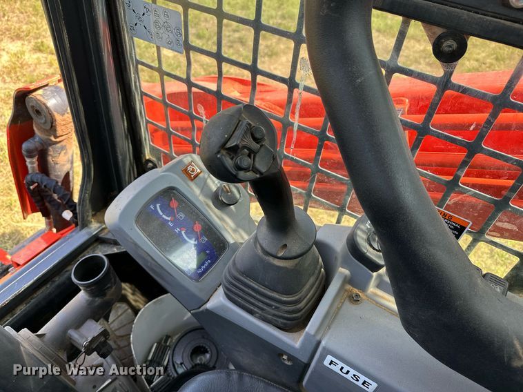 image for item OG9047 2019 Kubota SVL75-2  tracked skid steer loader