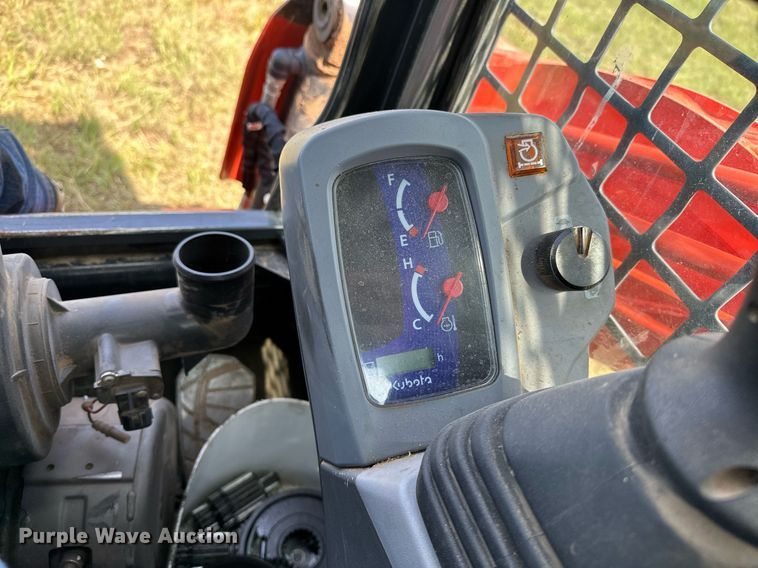 image for item OG9047 2019 Kubota SVL75-2  tracked skid steer loader