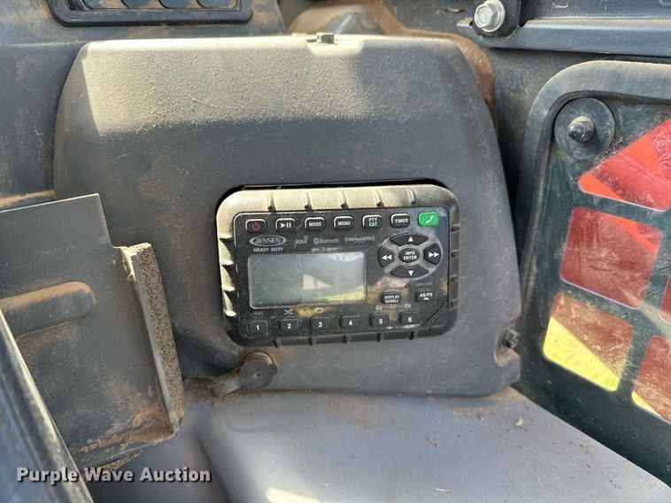 image for item OG9047 2019 Kubota SVL75-2  tracked skid steer loader