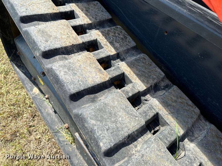 image for item OG9047 2019 Kubota SVL75-2  tracked skid steer loader