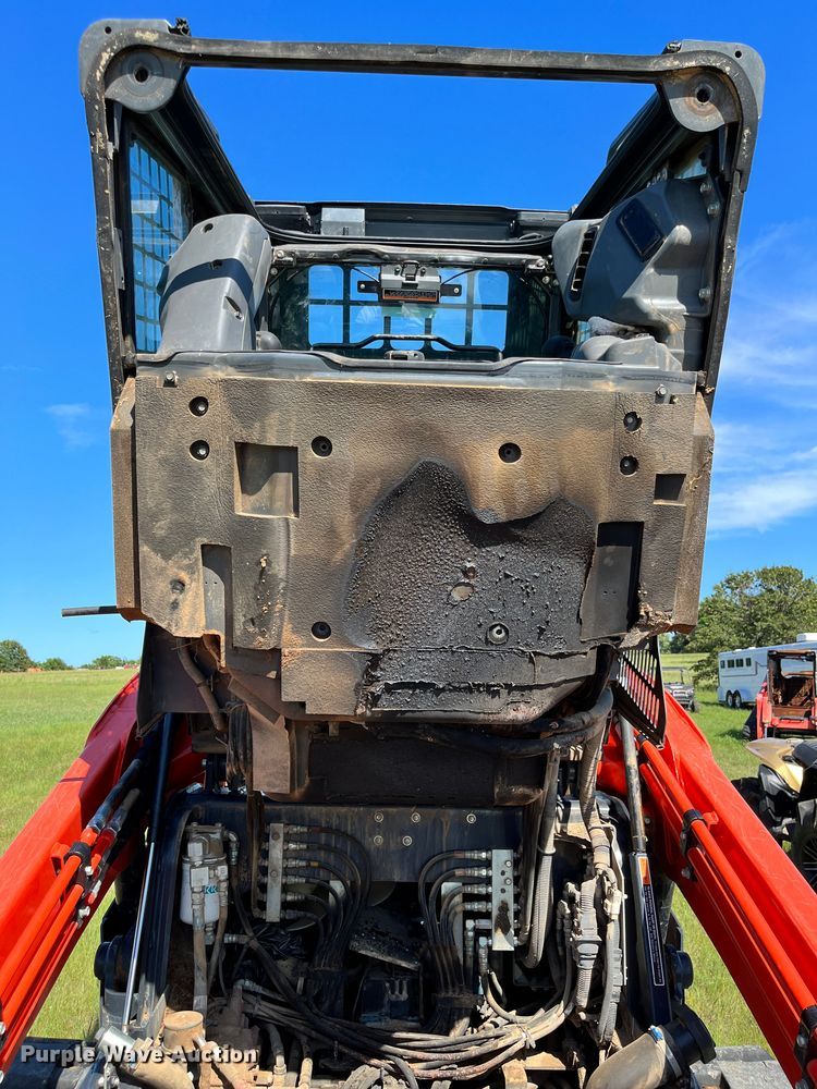 image for item OG9047 2019 Kubota SVL75-2  tracked skid steer loader