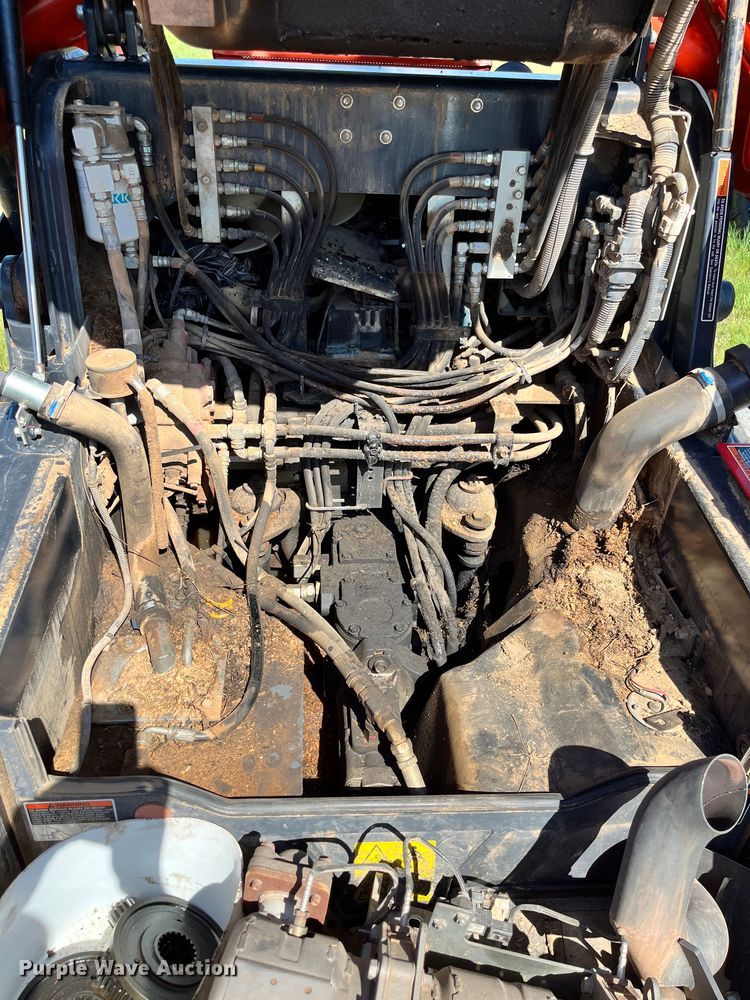 image for item OG9047 2019 Kubota SVL75-2  tracked skid steer loader