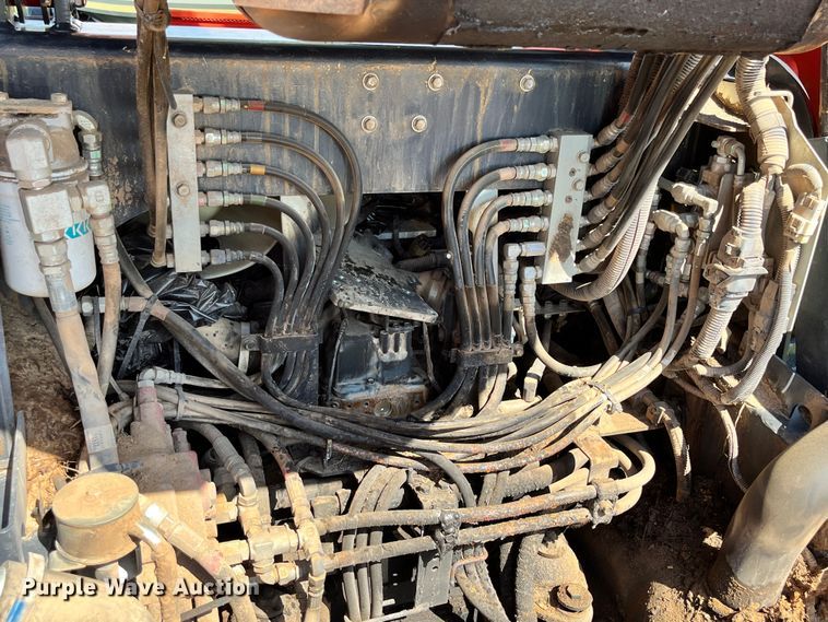 image for item OG9047 2019 Kubota SVL75-2  tracked skid steer loader