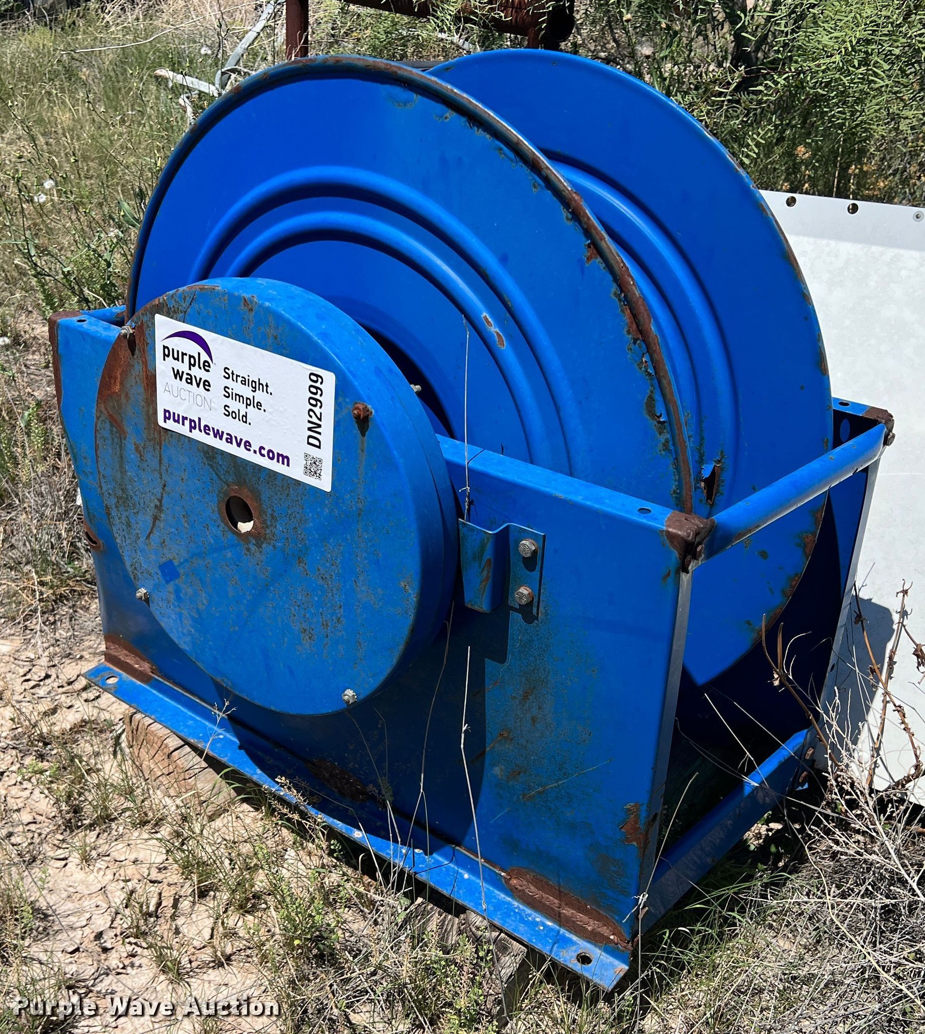 Hose reel in Odessa, TX Item DN2999 sold Purple Wave