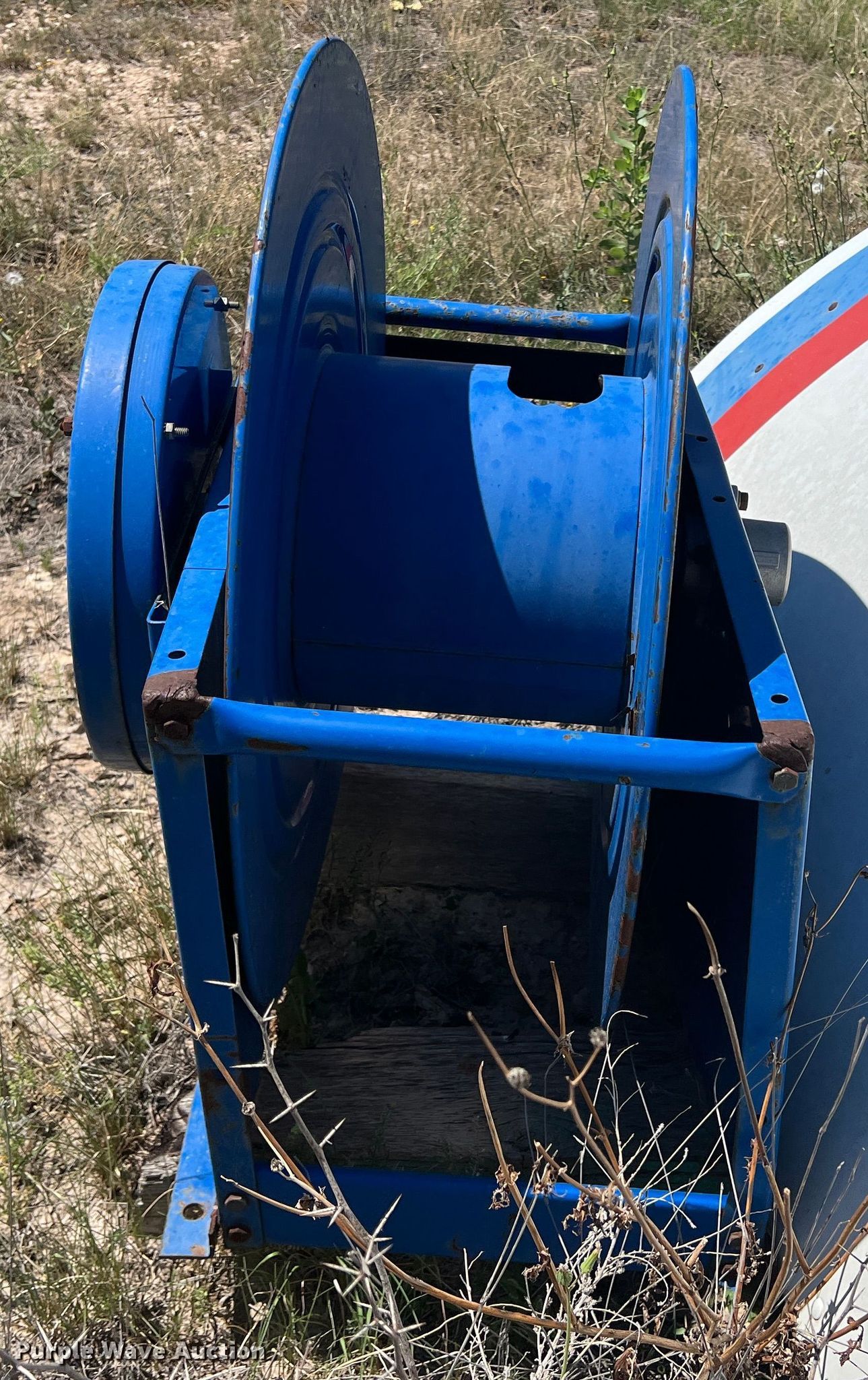 Hose reel in Odessa, TX Item DN2999 sold Purple Wave