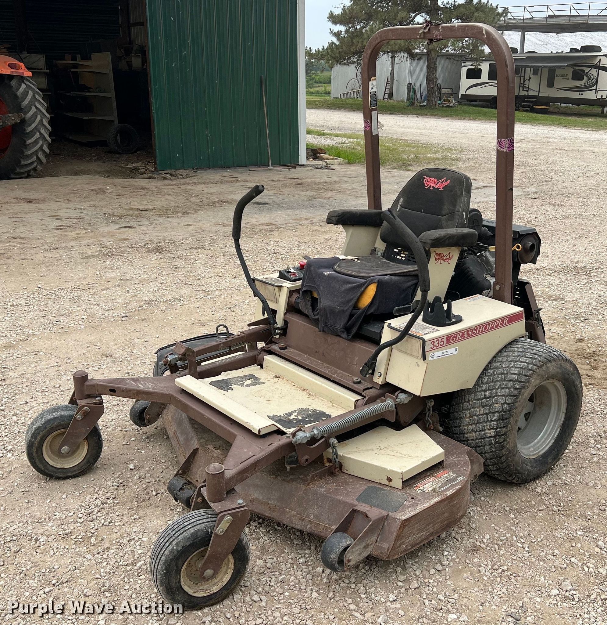 335 ZTR lawn mower in Kingdom City, MO Item II9122 sold