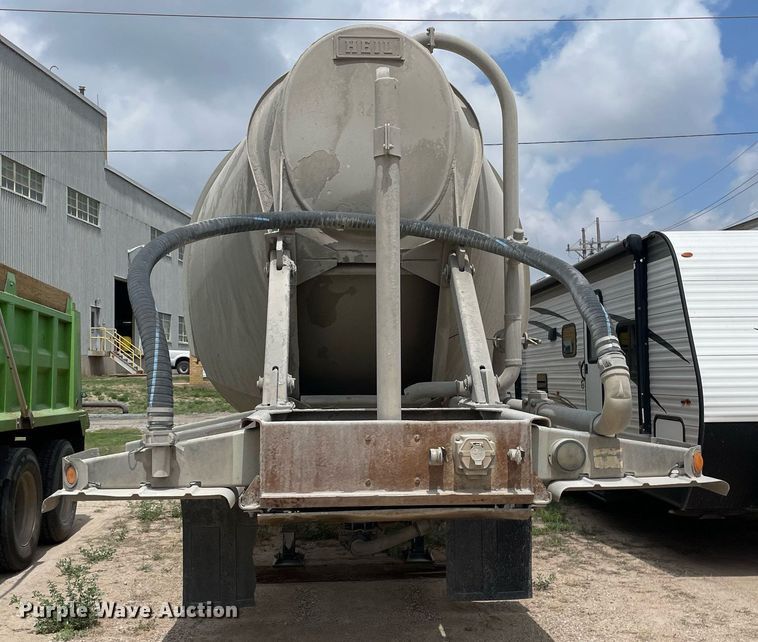 image for item DK4355 1994 Heil  pneumatic dry bulk trailer