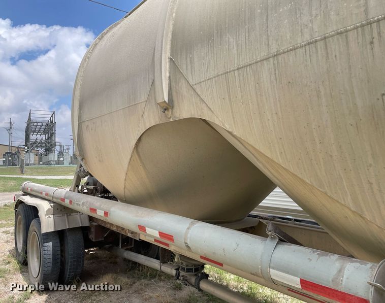 image for item DK4355 1994 Heil  pneumatic dry bulk trailer