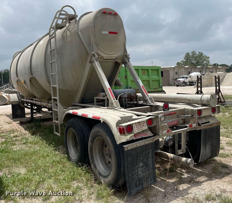 image for item DK4355 1994 Heil  pneumatic dry bulk trailer