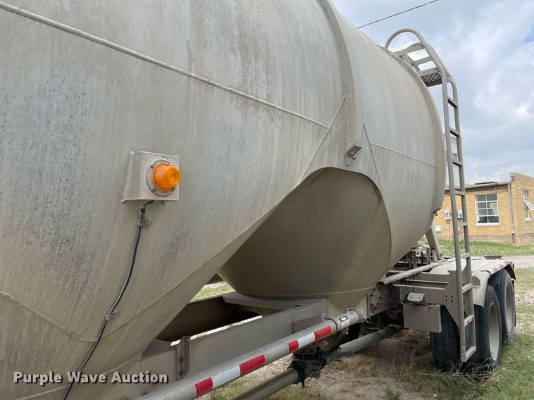 image for item DK4355 1994 Heil  pneumatic dry bulk trailer