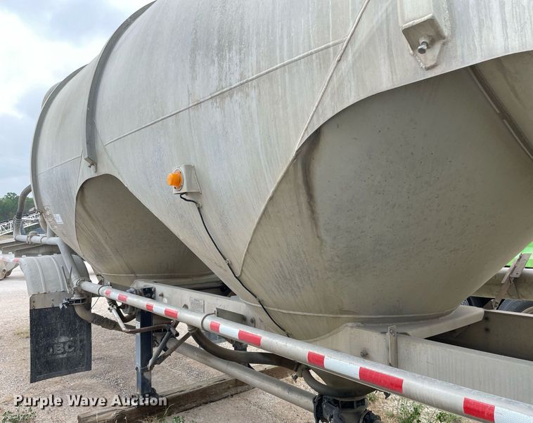 image for item DK4355 1994 Heil  pneumatic dry bulk trailer