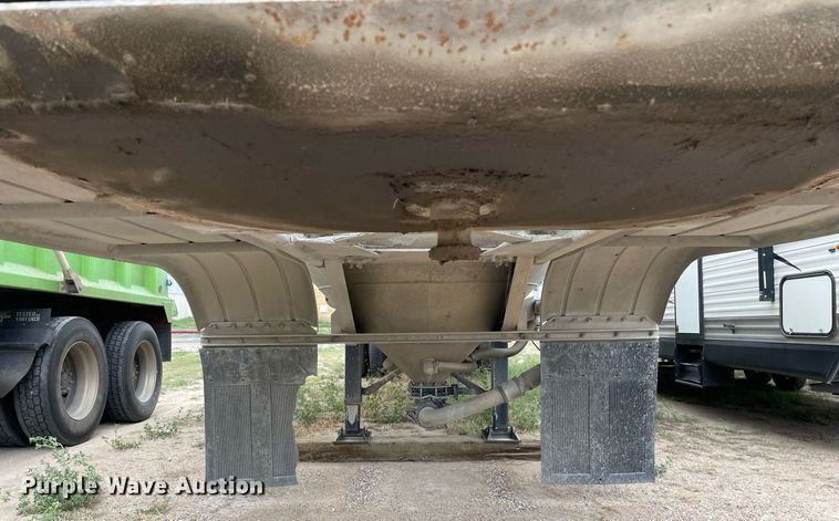 image for item DK4355 1994 Heil  pneumatic dry bulk trailer