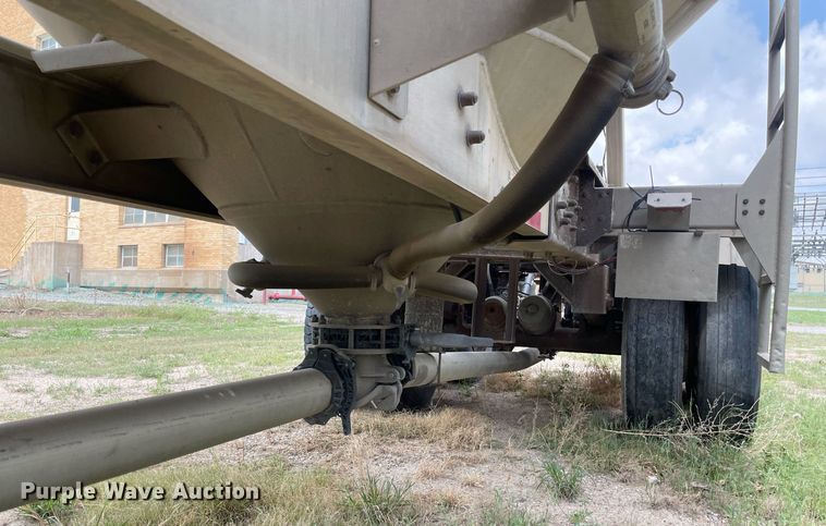 image for item DK4355 1994 Heil  pneumatic dry bulk trailer