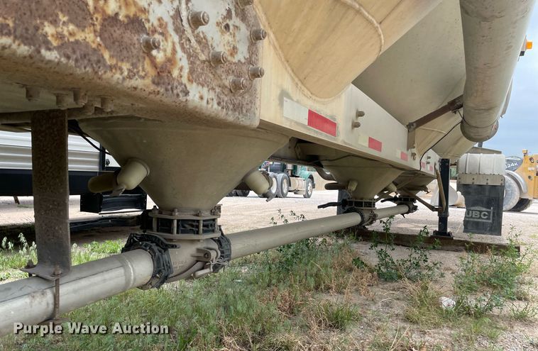 image for item DK4355 1994 Heil  pneumatic dry bulk trailer