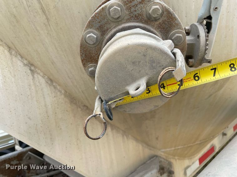 image for item DK4355 1994 Heil  pneumatic dry bulk trailer