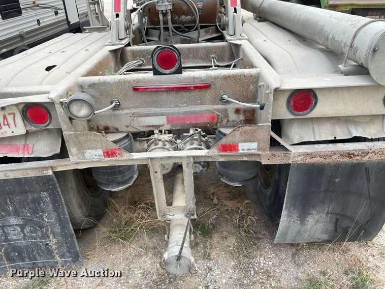 image for item DK4355 1994 Heil  pneumatic dry bulk trailer