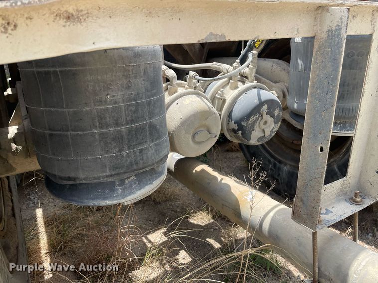 image for item DK4355 1994 Heil  pneumatic dry bulk trailer