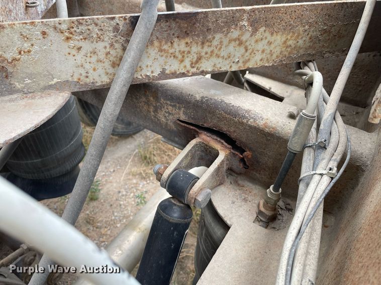 image for item DK4355 1994 Heil  pneumatic dry bulk trailer