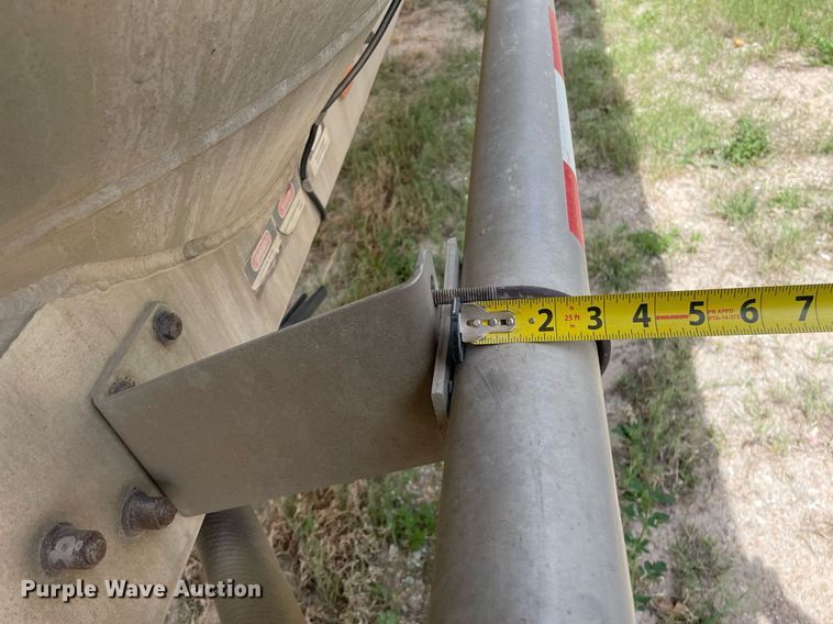 image for item DK4355 1994 Heil  pneumatic dry bulk trailer