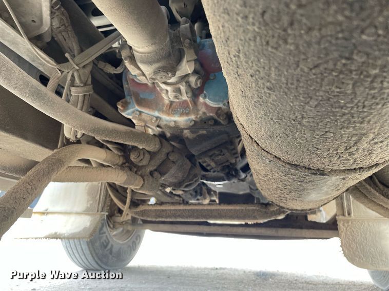 image for item DK4405 2005 Kenworth T800  semi truck