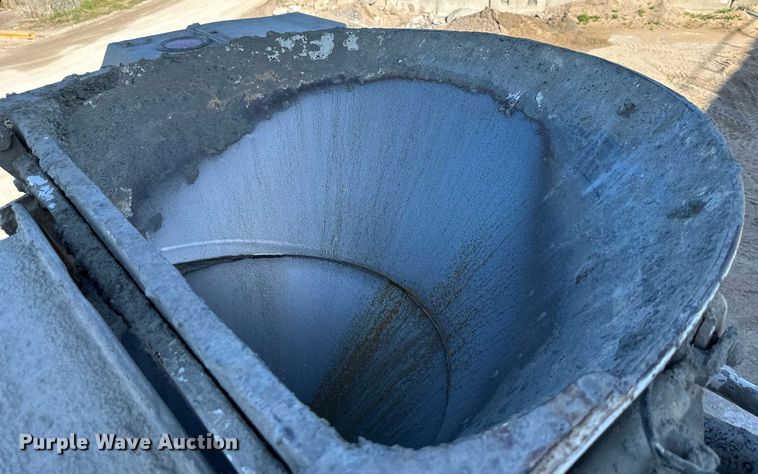 image for item DO4957 2009 Kenworth W900  ready mix truck