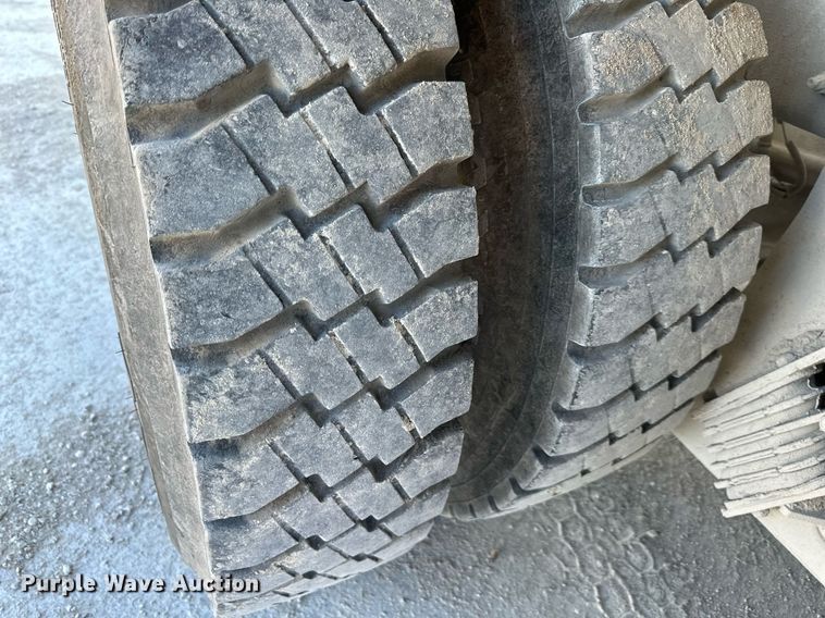 image for item DO4957 2009 Kenworth W900  ready mix truck