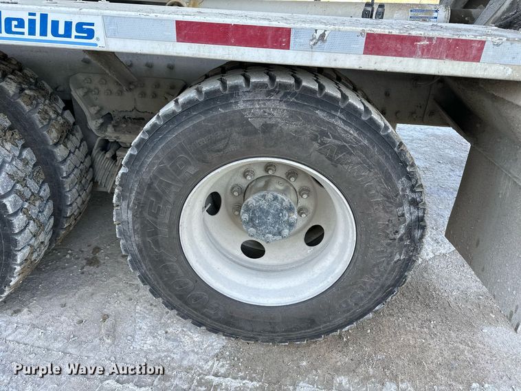 image for item DO4957 2009 Kenworth W900  ready mix truck