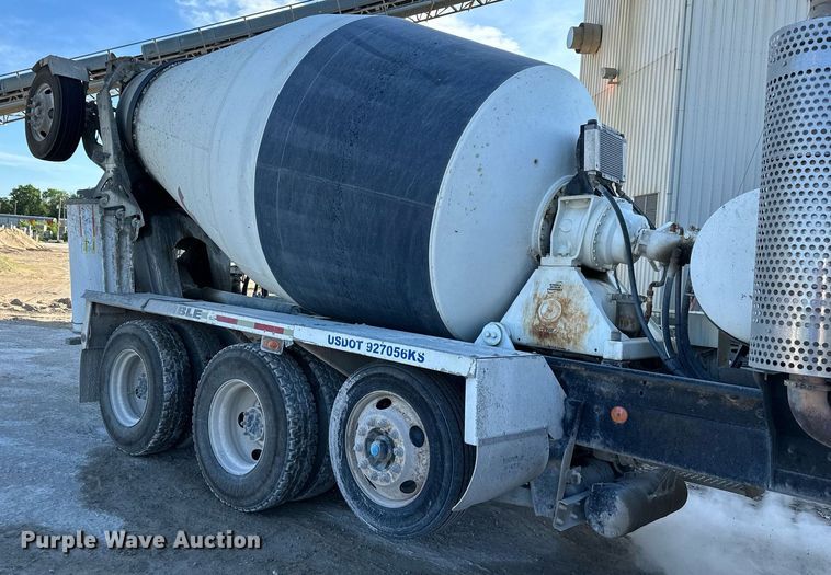 image for item DO4958 2009 Kenworth W900  ready mix truck