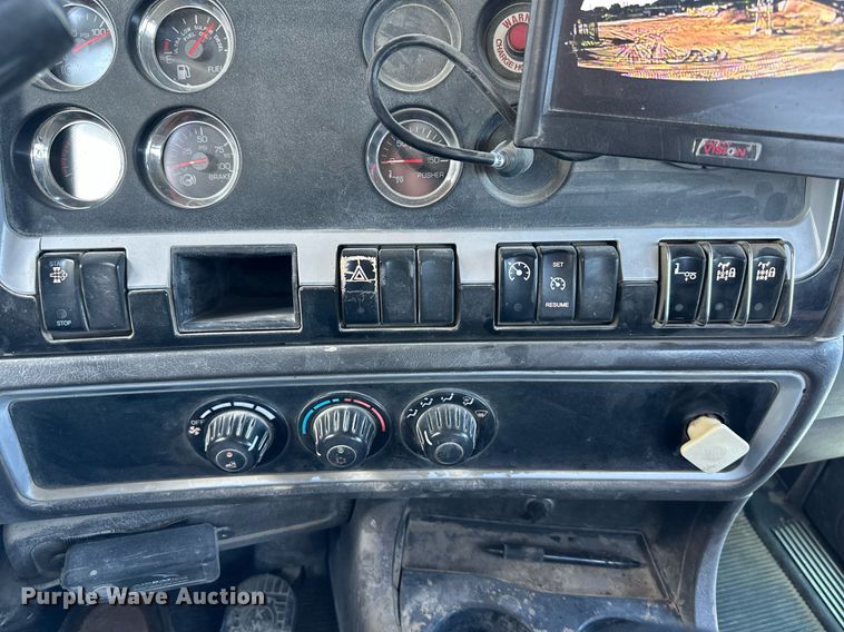 image for item DO4958 2009 Kenworth W900  ready mix truck