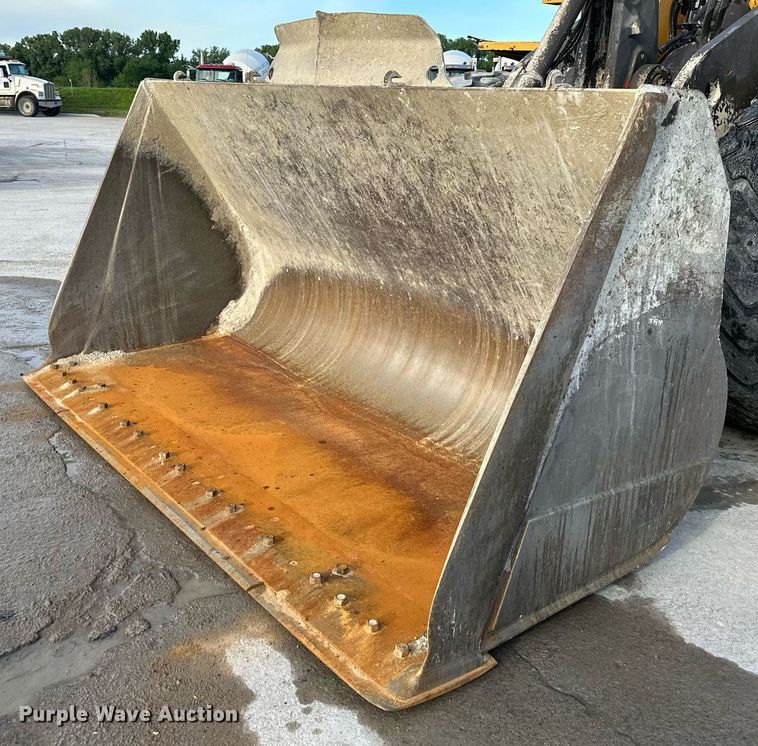 image for item DO4960 2010 Volvo L180F  wheel loader