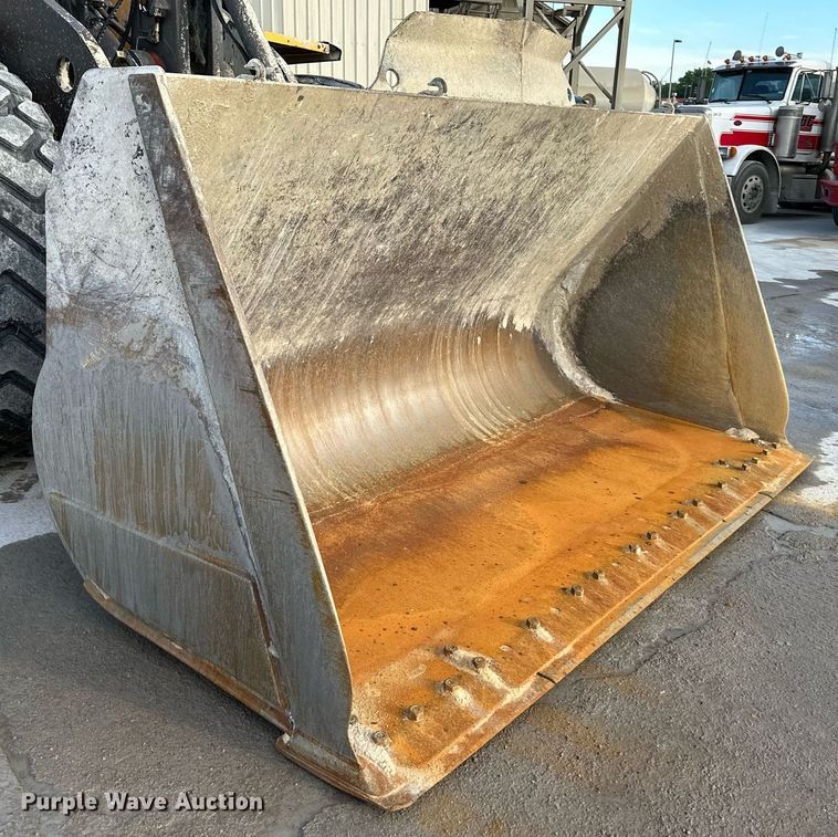 image for item DO4960 2010 Volvo L180F  wheel loader