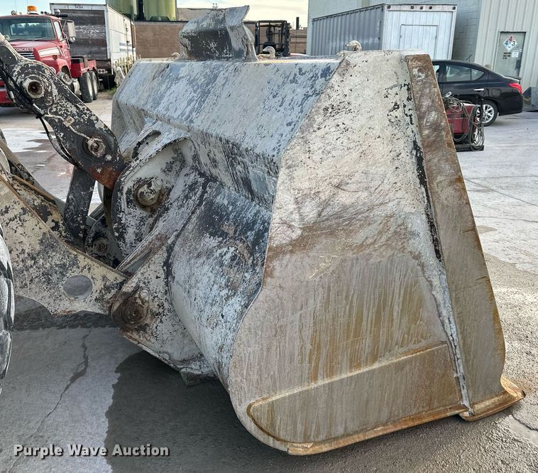 image for item DO4960 2010 Volvo L180F  wheel loader