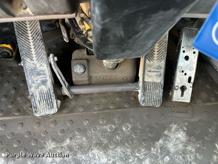 image for item DO4960 2010 Volvo L180F  wheel loader