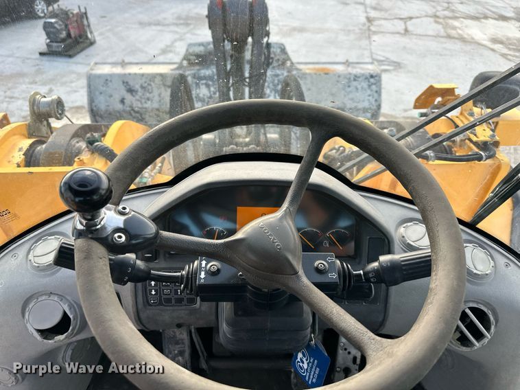 image for item DO4960 2010 Volvo L180F  wheel loader