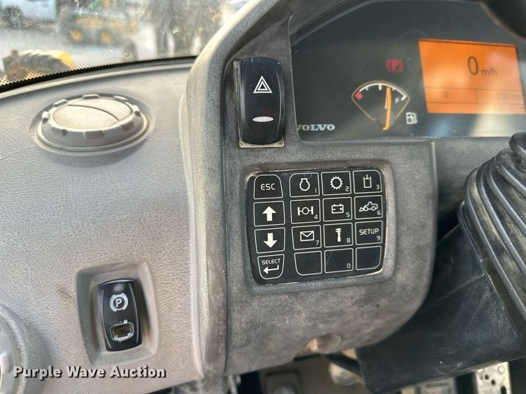 image for item DO4960 2010 Volvo L180F  wheel loader