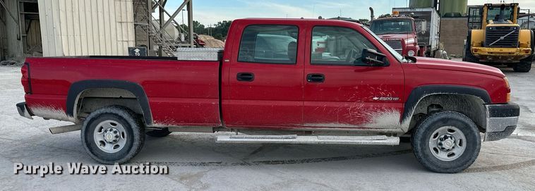 image for item DO4961 2005 Chevrolet Silverado 2500HD  Crew Cab pickup truck