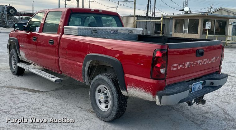 image for item DO4961 2005 Chevrolet Silverado 2500HD  Crew Cab pickup truck