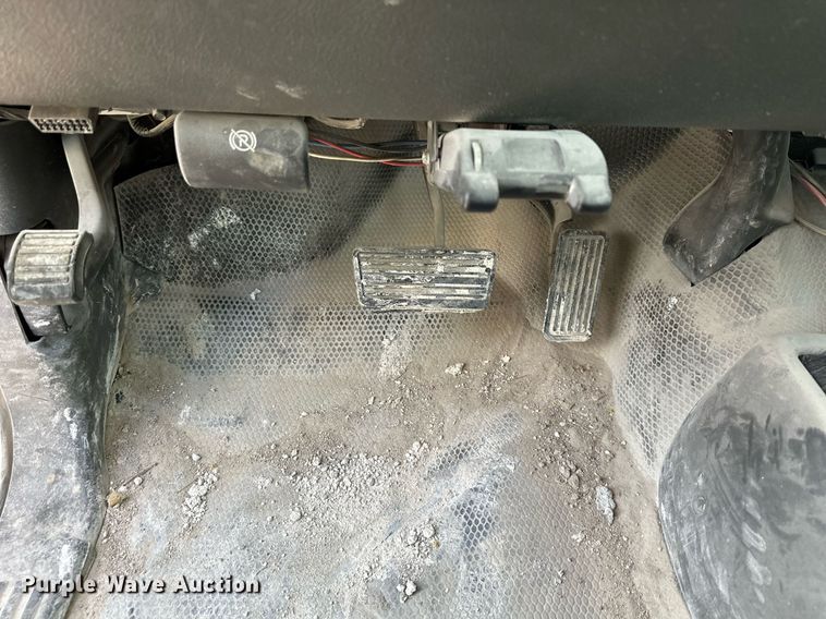 image for item DO4961 2005 Chevrolet Silverado 2500HD  Crew Cab pickup truck