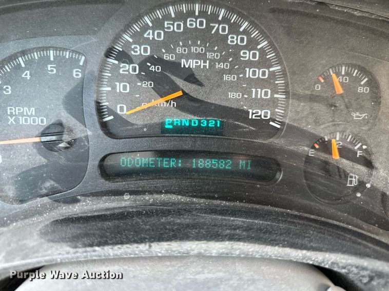 image for item DO4961 2005 Chevrolet Silverado 2500HD  Crew Cab pickup truck