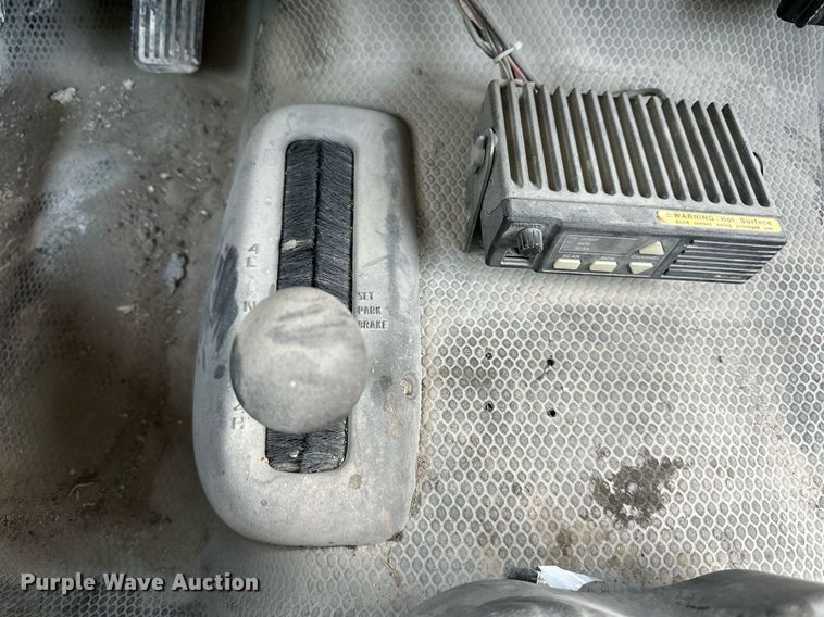 image for item DO4961 2005 Chevrolet Silverado 2500HD  Crew Cab pickup truck