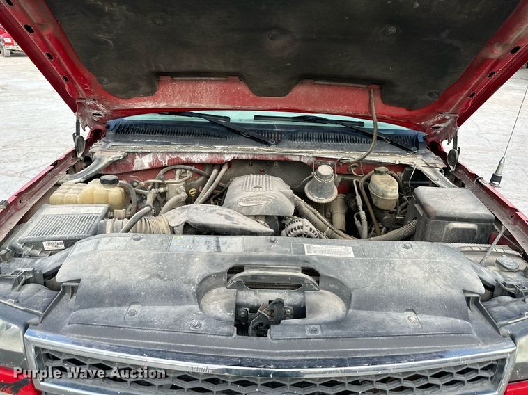 image for item DO4961 2005 Chevrolet Silverado 2500HD  Crew Cab pickup truck