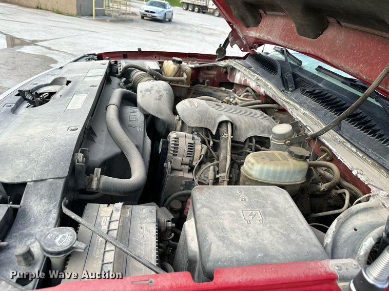 image for item DO4961 2005 Chevrolet Silverado 2500HD  Crew Cab pickup truck