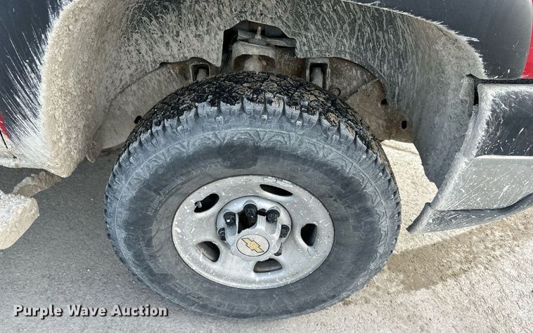 image for item DO4961 2005 Chevrolet Silverado 2500HD  Crew Cab pickup truck