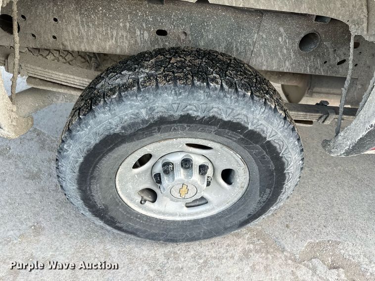 image for item DO4961 2005 Chevrolet Silverado 2500HD  Crew Cab pickup truck