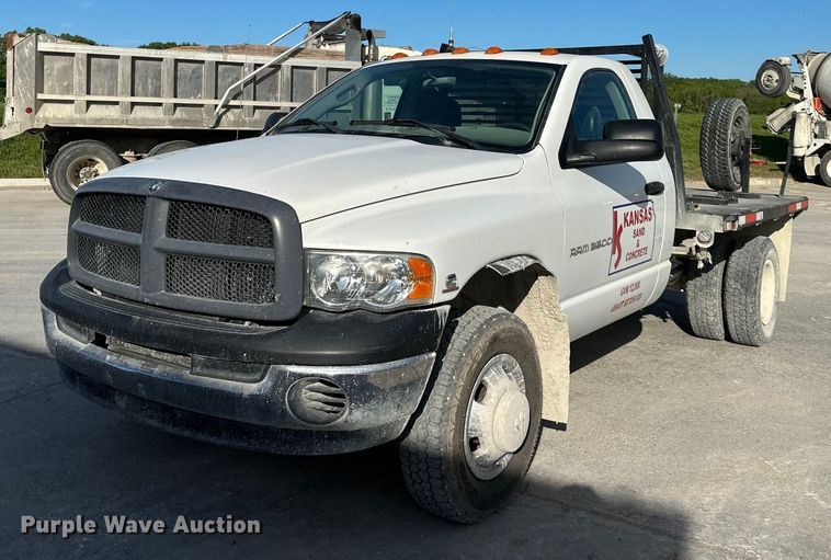 image for item DO4962 2003 Dodge Ram 3500  flatbed pickup truck